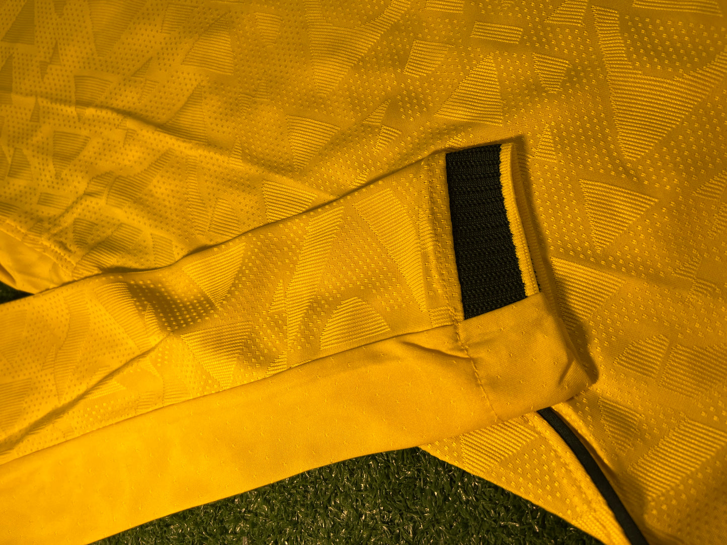Camisa Brasil Manga Longa I 2026 - Versão Jogador Amarela | FutMantos