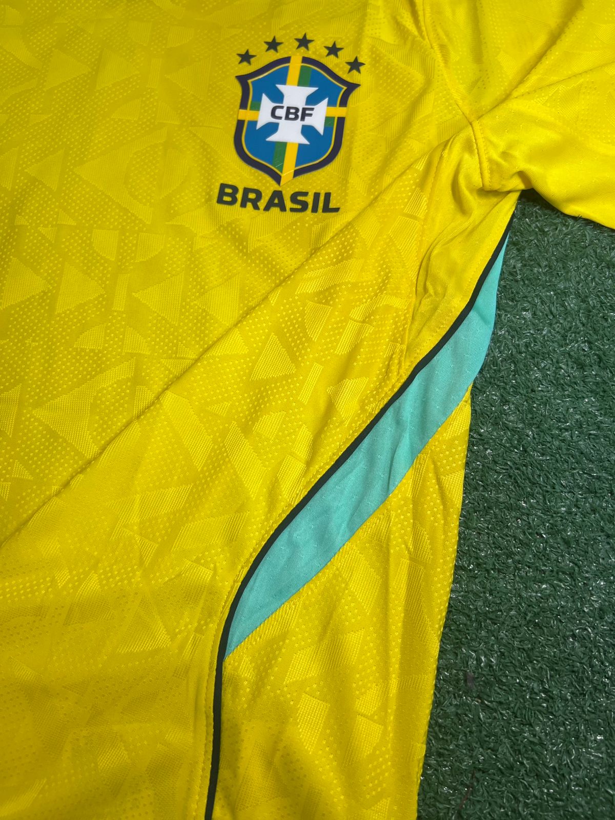 Camisa Brasil 2026 - Versão Jogador Amarela | FutMantos